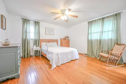 Bedroom - 557 Vale Rd, Springfield, OH 45504 photo 1 of 7