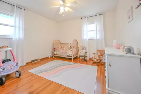 Bedroom - 557 Vale Rd, Springfield, OH 45504 photo 6 of 7