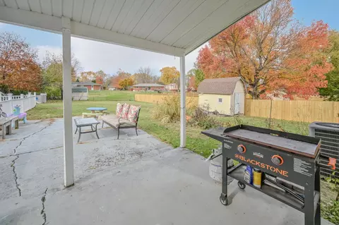 Exterior - 557 Vale Rd, Springfield, OH 45504 photo 9 of 15
