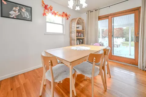 Dining - 557 Vale Rd, Springfield, OH 45504 photo 1 of 4