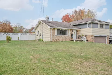 Exterior - 557 Vale Rd, Springfield, OH 45504 photo 4 of 15