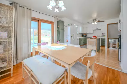 Dining - 557 Vale Rd, Springfield, OH 45504 photo 3 of 4
