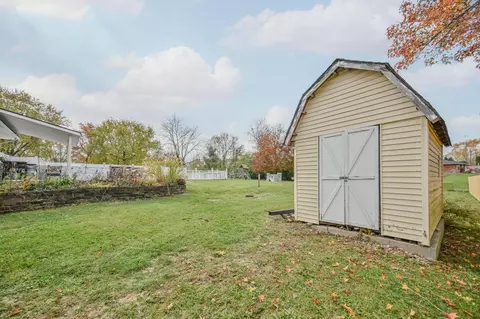 Exterior - 557 Vale Rd, Springfield, OH 45504 photo 11 of 15