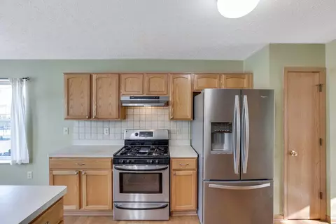 Kitchen - 1094 Insco Loop, Blacklick, OH 43004 photo 3 of 5