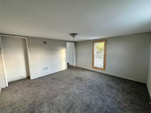 Living - 134 Waterloo St, Marion, OH 43302 photo 5 of 5