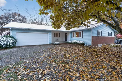 3233 Grey Fox Dr, Gahanna, OH 43230