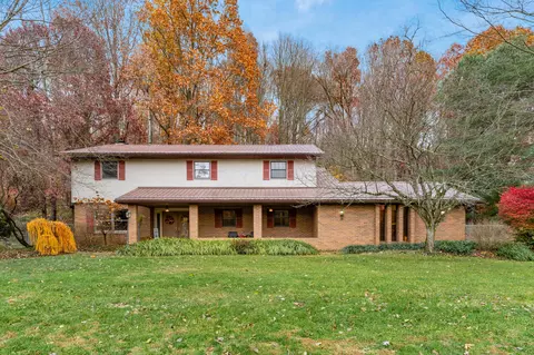 11 Hillandale Dr, Newark, OH 43055