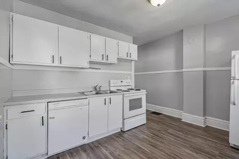 Kitchen - 204 E Blake Ave, Columbus, OH 43202 photo 3 of 3