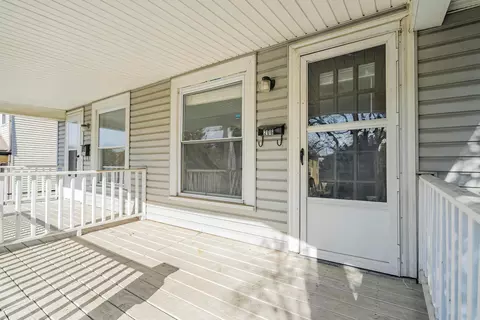 Exterior - 204 E Blake Ave, Columbus, OH 43202 photo 5 of 9