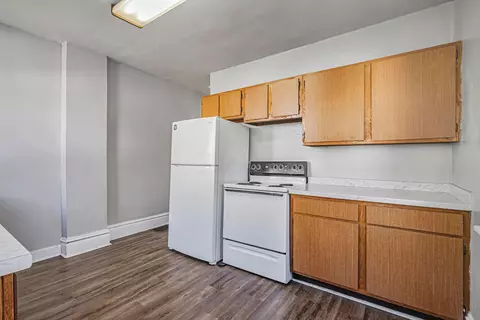 Kitchen - 204 E Blake Ave, Columbus, OH 43202 photo 2 of 3
