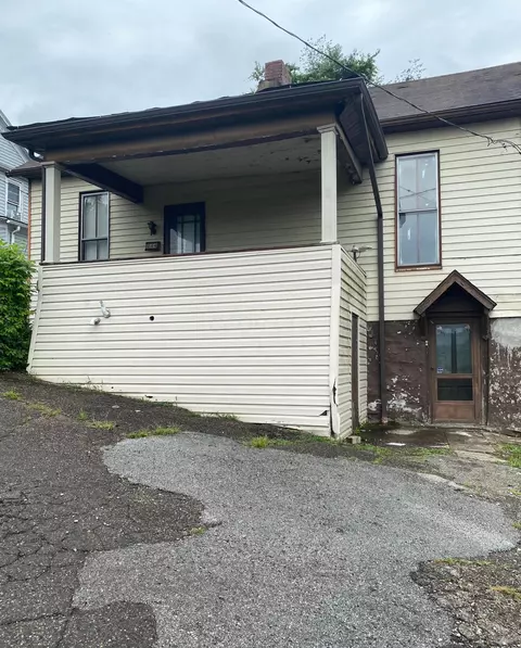 244 Lombardy Hts, Bridgeport, OH 43912