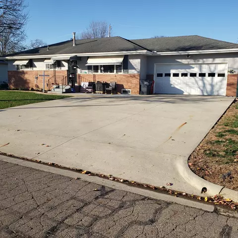 340 Gary St, Ashville, OH 43103