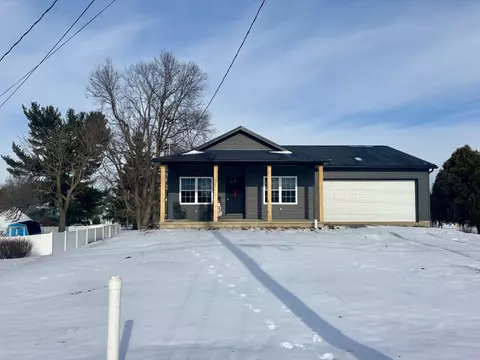 14 Summit Dr, Fredericktown, OH 43019