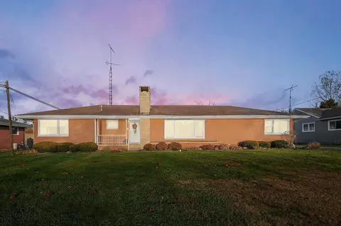 260 Sunset Dr NE, Newark, OH 43055