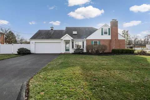 3106 Somerford Rd, Columbus, OH 43221
