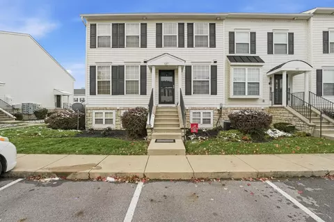 327 Lost River Dr, Blacklick, OH 43004