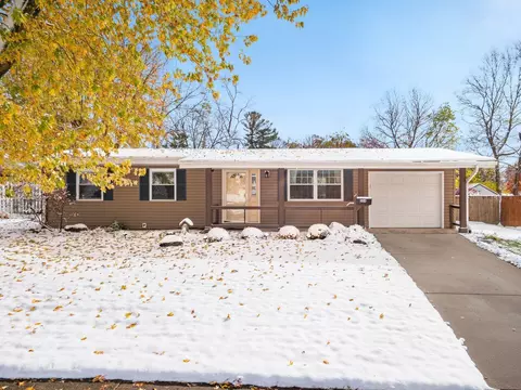 504 Heritage Dr, Bellefontaine, OH 43311
