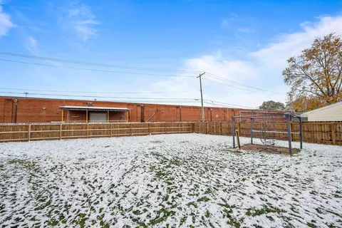 Exterior - 1305 Eckley Dr, Marion, OH 43302 photo 7 of 7