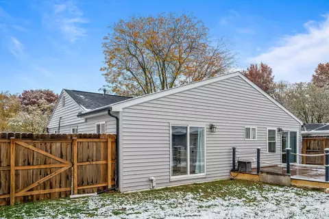 Exterior - 1305 Eckley Dr, Marion, OH 43302 photo 4 of 7