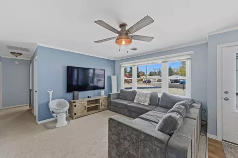 Living - 1305 Eckley Dr, Marion, OH 43302 photo 1 of 1