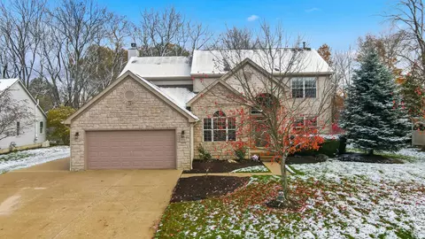 7633 Storrington Pl, Lewis Center, OH 43035