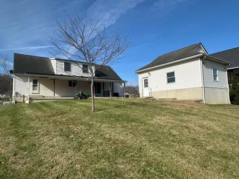 465 Northridge Heights Dr, Howard, OH 43028