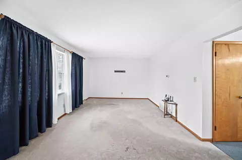 Living - 5083 Southfield Dr, Orient, OH 43146 photo 6 of 7