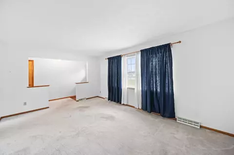 Living - 5083 Southfield Dr, Orient, OH 43146 photo 3 of 7