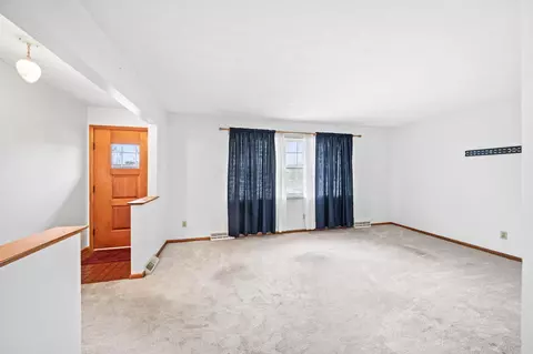 Living - 5083 Southfield Dr, Orient, OH 43146 photo 1 of 7