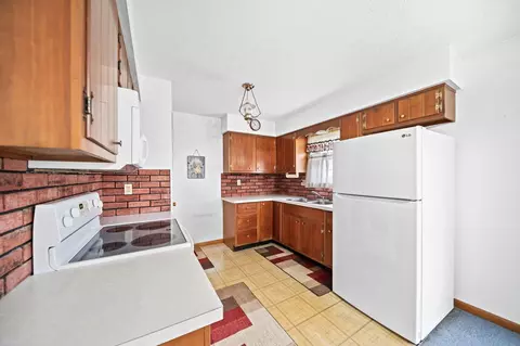Kitchen - 5083 Southfield Dr, Orient, OH 43146 photo 3 of 4