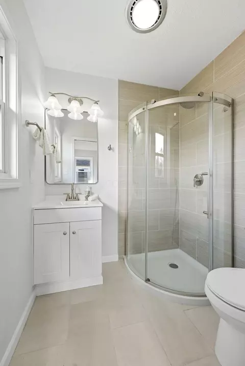 Bath - 530 E Main St, Hebron, OH 43025 photo 5 of 5