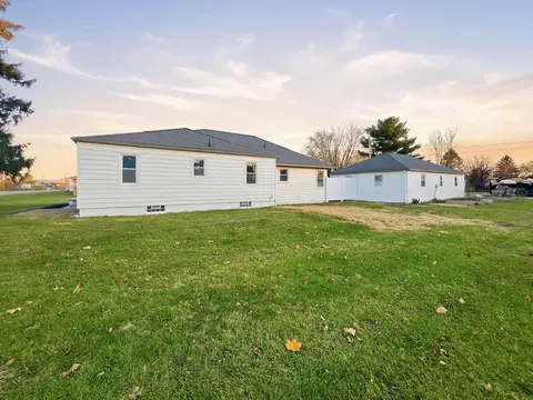 Exterior - 530 E Main St, Hebron, OH 43025 photo 9 of 13