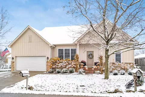 35 E Pawnee Dr, Powell, OH 43065