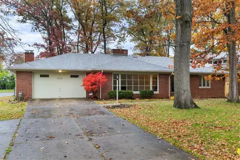 Exterior - 440 S Broadmoor Blvd, Springfield, OH 45504 photo 2 of 29