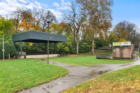 Exterior - 440 S Broadmoor Blvd, Springfield, OH 45504 photo 18 of 29