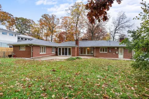 Exterior - 440 S Broadmoor Blvd, Springfield, OH 45504 photo 7 of 29