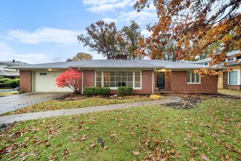 440 S Broadmoor Blvd, Springfield, OH 45504