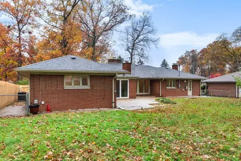 Exterior - 440 S Broadmoor Blvd, Springfield, OH 45504 photo 9 of 29