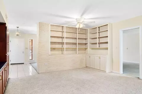 Living - 440 S Broadmoor Blvd, Springfield, OH 45504 photo 12 of 14