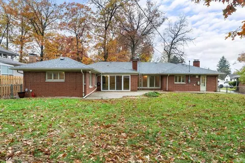 Exterior - 440 S Broadmoor Blvd, Springfield, OH 45504 photo 8 of 29