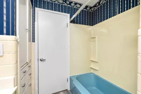Bath - 440 S Broadmoor Blvd, Springfield, OH 45504 photo 8 of 8