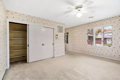Bedroom - 440 S Broadmoor Blvd, Springfield, OH 45504 photo 5 of 9