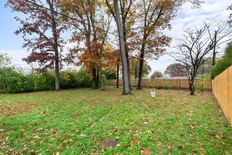 Exterior - 440 S Broadmoor Blvd, Springfield, OH 45504 photo 12 of 29
