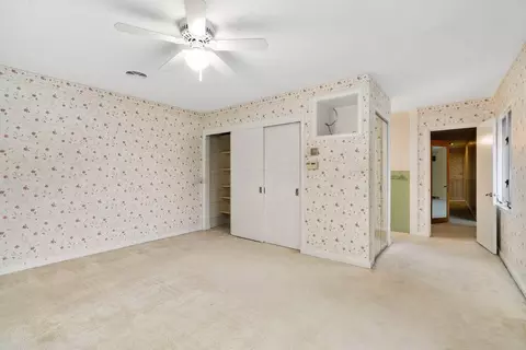 Bedroom - 440 S Broadmoor Blvd, Springfield, OH 45504 photo 4 of 9