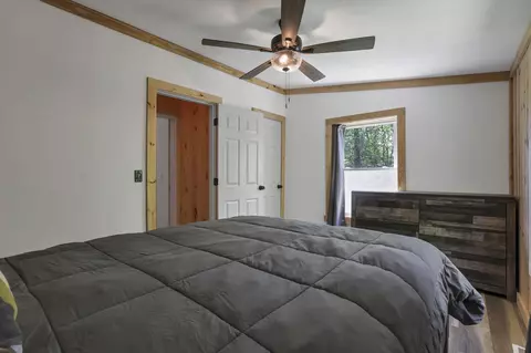 Bedroom - 18682 Griffith Rd, Logan, OH 43138 photo 4 of 5