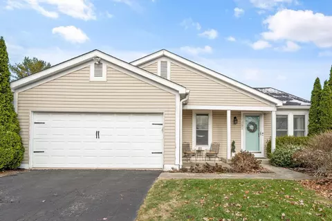 1692 Weather Stone Ln, Columbus, OH 43235