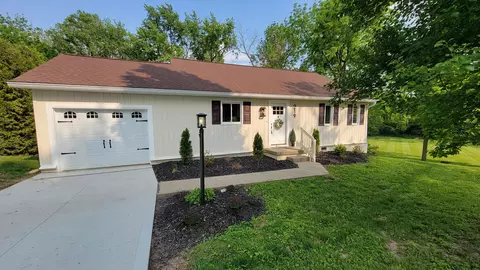 219 Beechwood St, Frankfort, OH 45628