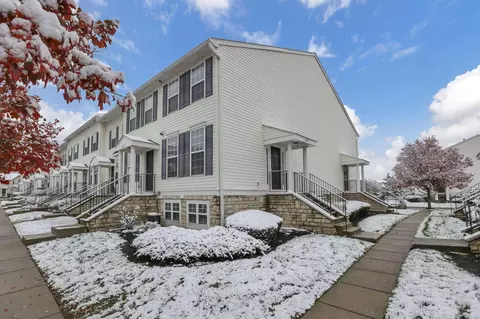 8255 Catalpa Ridge Dr, Blacklick, OH 43004