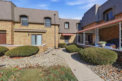 625 Country Club Dr #B6, Newark, OH 43055