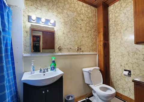 Bath - 441 E Locust St, Lancaster, OH 43130 photo 1 of 2